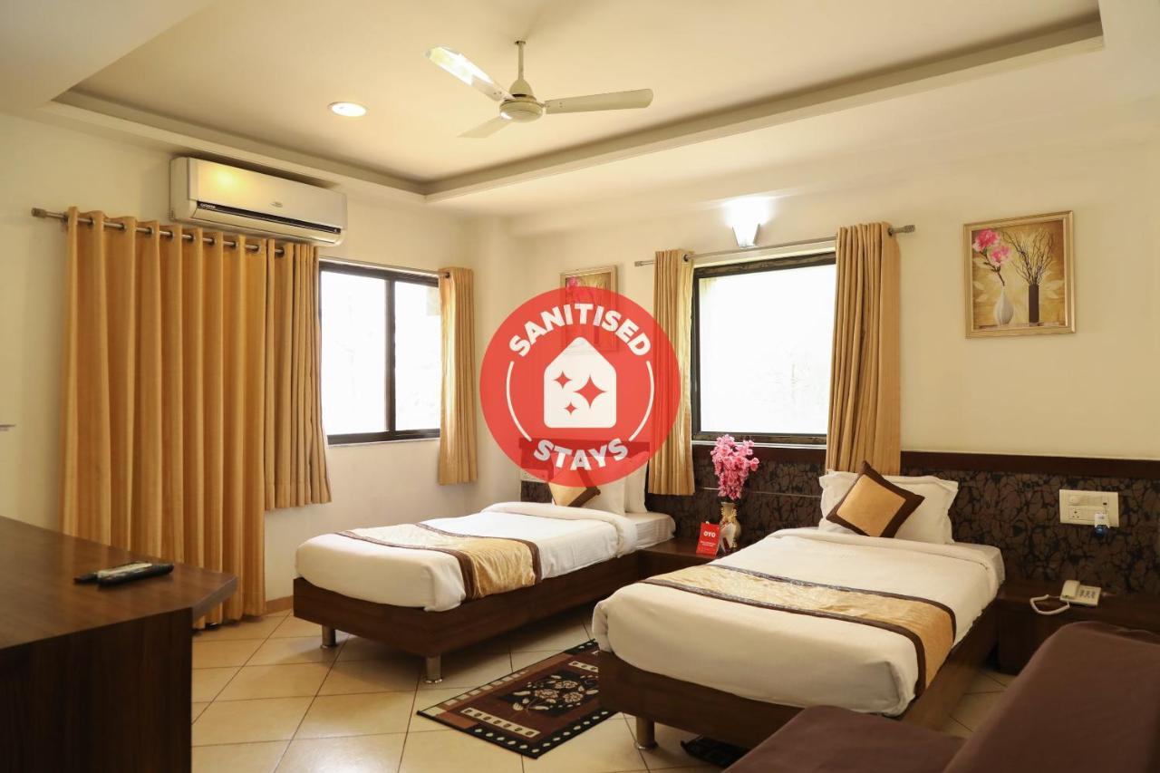 Oyo 10943 Hotel Plus Corporate Khapa  Eksteriør bilde